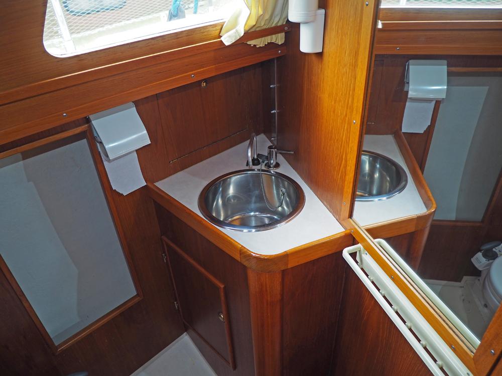 Salon, Accommodatie